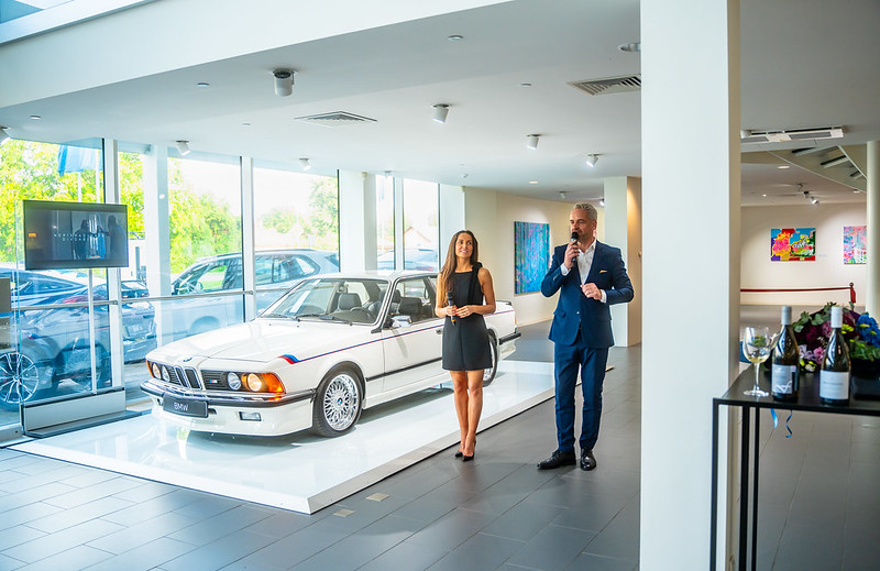 BMW autocentra direktors Andris Ustups norāda