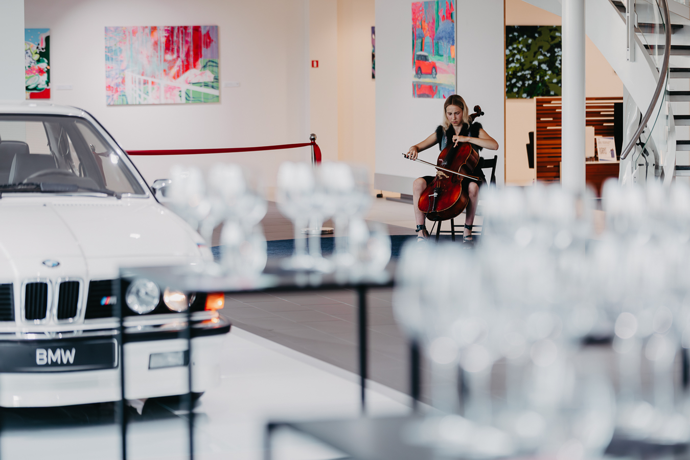 Akcentē BMW zīmola vēsturisko ideju un dizaina izsmalcinātību